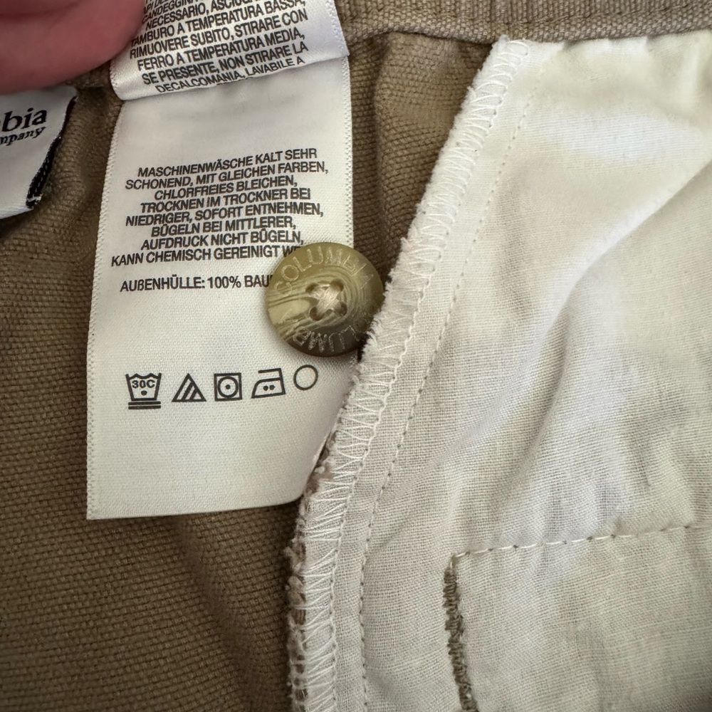 Columbia Men's Tan Cargo Shorts - Picture 7 of 8